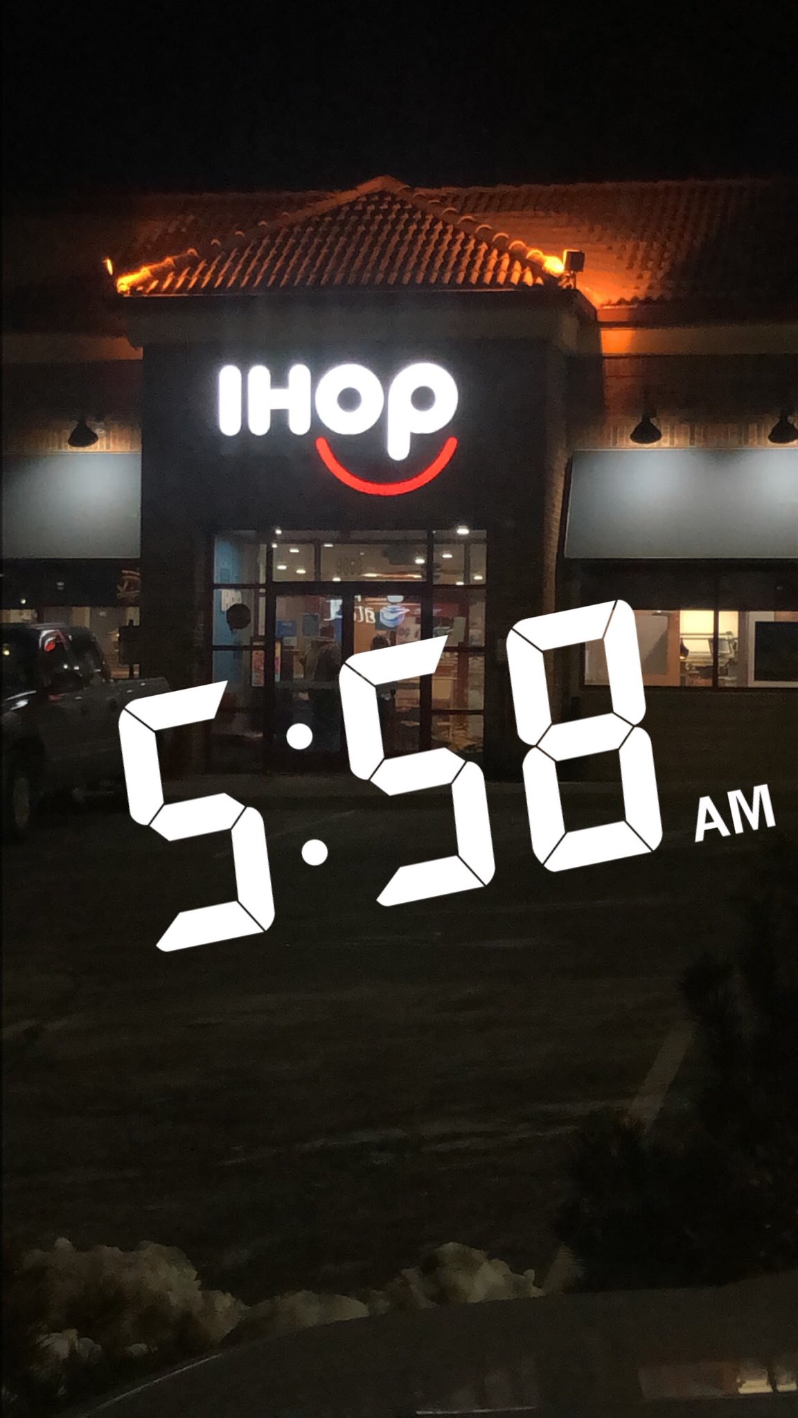 NYC WELCOMES 24HR IHOP