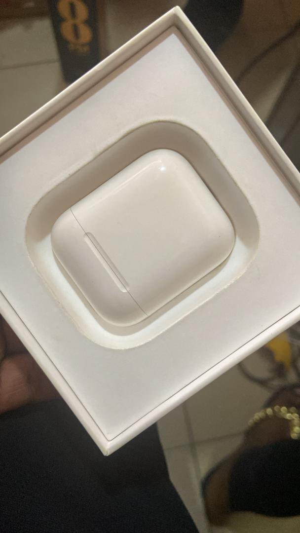 waveshape_tech's tweet photo. Open Box airpod 2 available for 45k #onlinetradefair . Pls RT https://t.co/GuE3Yk3tbq