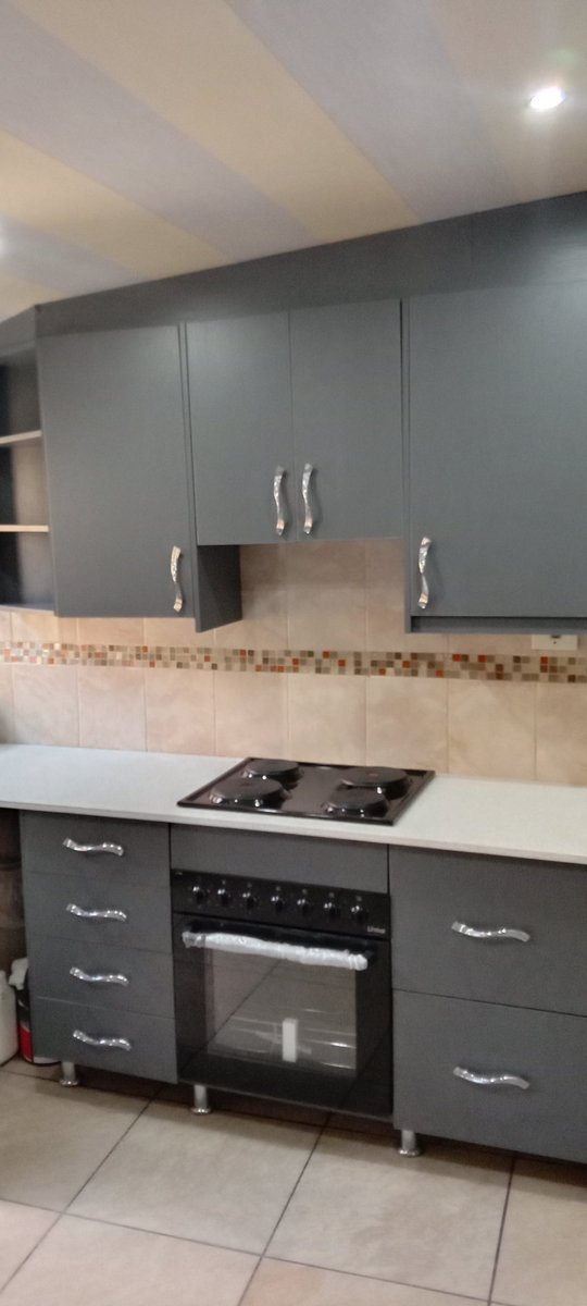 RascajahD's tweet photo. Storm Grey 🔥🔥🔥
RDP Kitchens
Call/WhatsApp 0833661047 
#DJSBU 
#rascajah
#PutSouthAficansFirst 
Londie https://t.co/fOn6FJc3wv