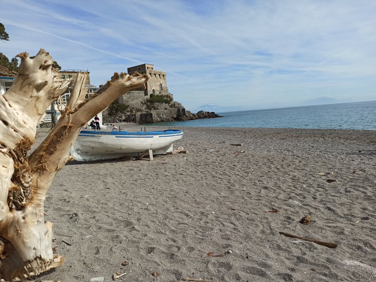 raffamad81's tweet photo. Erchie è un borgo marinaro di circa 100 abitanti situato sulla Costiera Amalfitana. È frazione del comune di Maiori, in provincia di Salerno.

#Erchie (SA) https://t.co/gWjl2Ra8sR