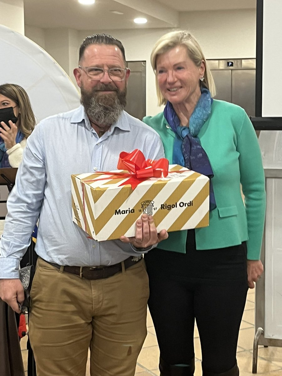 Menció especial al nostre Club representat avui pel <a href="/NavioPrieto/">Jose Navio Prieto</a> en el Seminari de Capacitació del <a href="/D2202_ROTARY/">Distrito 2202 de Rotary</a> celebrat aquest cap de setmana a #valldenuria.

#imaginerotary