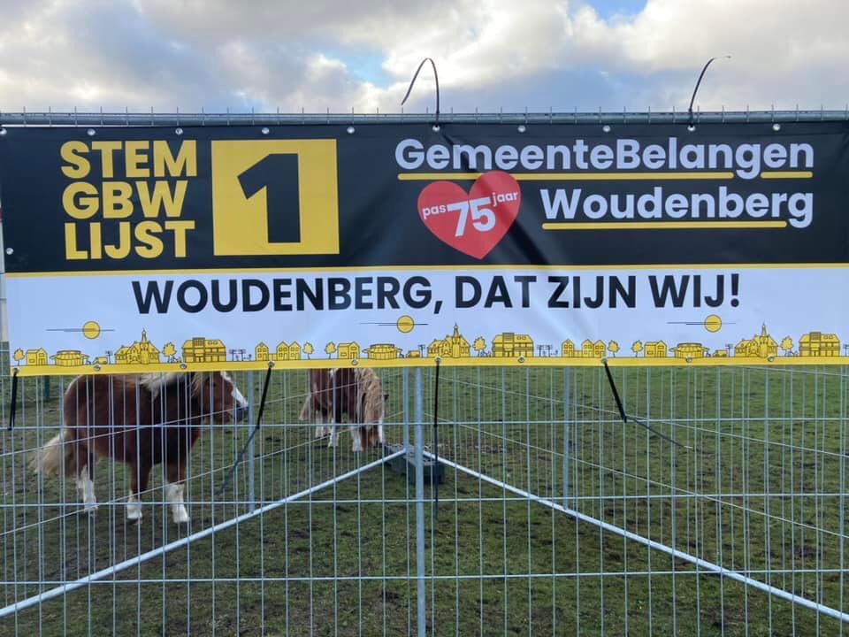 We zijn weer druk geweest vandaag. Banners opgehangen en het campagneteam in het dorp in gesprek met inwoners.