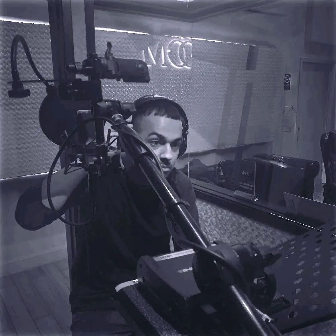 ZoomRecording's tweet photo. Posing a great move at @zoomrecording 💗

@fadedresto 

.
.
.
.

#recordingstudio #artist #musician #musicproducer #losangeles #la #musicrecording #music #musician #soundengineer #recording #larappers #Zoomrecording https://t.co/wSQsens0Hr
