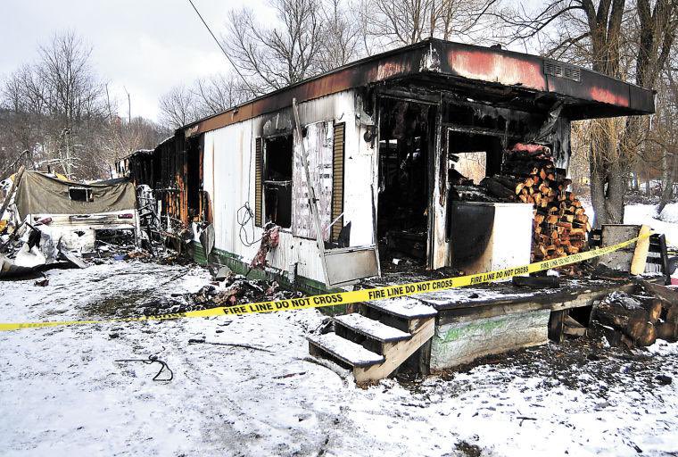 On 2/19/2009 two Craigsville, West Virginia firefighters died while fighting a fire in a mobile home. Lt. Johnnie Hammons, 49 &amp; Timothy Nicholas, 26, were killed when the roof collapsed.
cdc.gov/niosh/fire/rep…