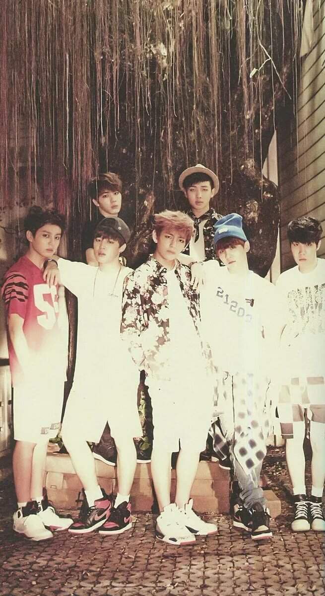 Старые фото бтс 2013. Bts старые. Bts старые. Бтс старые. Bts vintage retro.