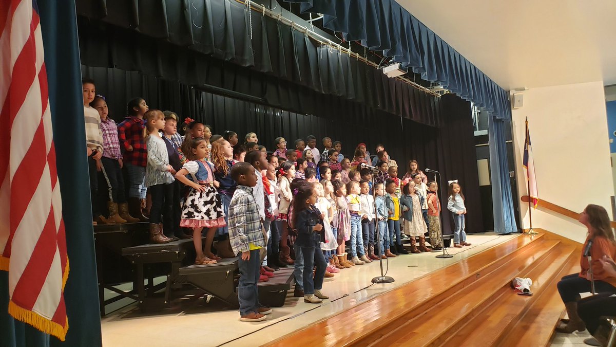 So proud of our first grade performers doing a wonderful job singing their hearts out. @headrick_ms <a href="/HumbleISD_OE/">Oaks Elementary</a> <a href="/DLMcMaster/">Donna McMaster</a>