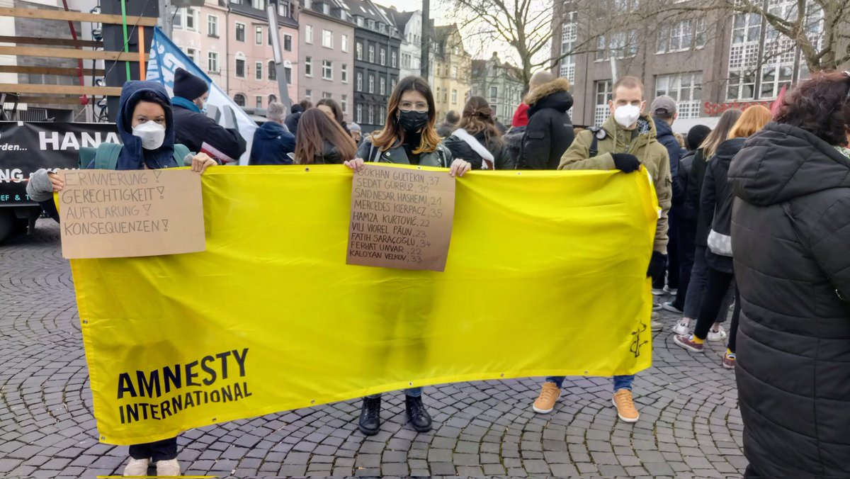 In Gedanken bei den Ermordeten von #Hanau und ihren Lieben #DUS1902
#RassismusTötet #HanauIstUeberall #SayTheirNames #KeinVergessen