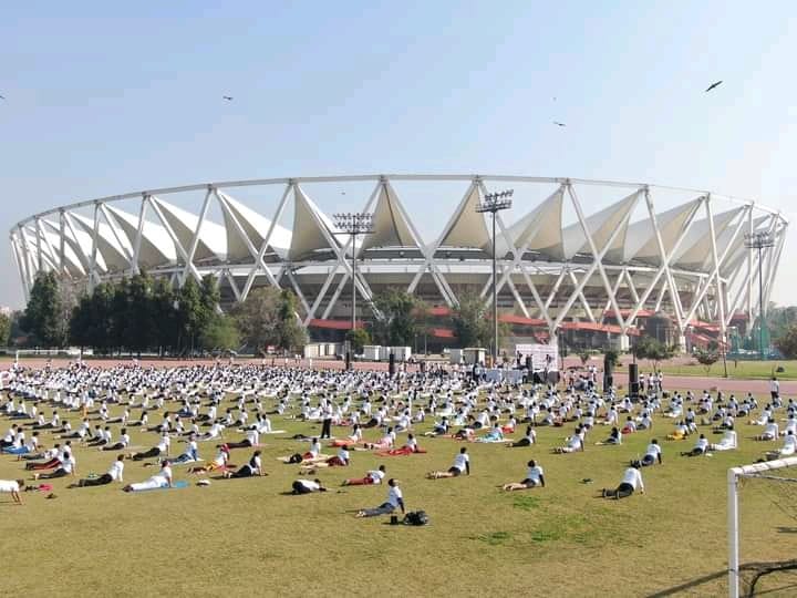 A wonderful program of mass Surya Namaskar presentation was organized at Jawaharlal Nehru Stadium New Delhi on the occasion of the holy birth anniversary of Chhatrapati Shivaji Maharaj under the #750millionsuryanamaskar
 campaign.
#75करोड़सूर्यनमस्कार