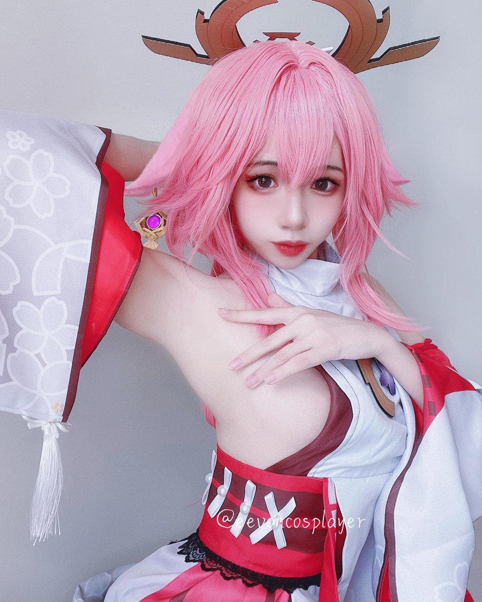 Cosplay_Armpits tweet picture