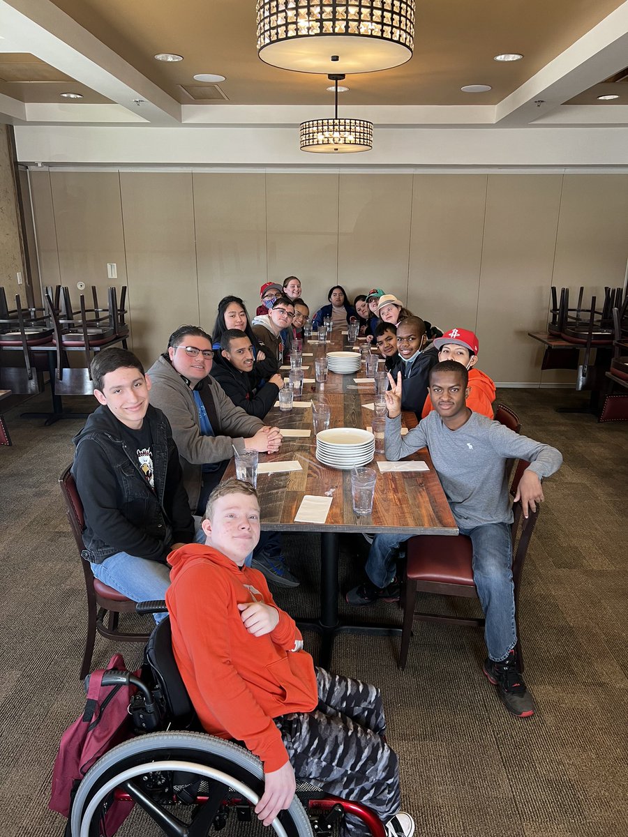 ConroeStarsCISD's tweet image. About to represent @ConroeISD at the State Special Olympics Powerlifting meet in Bee Cave Texas!!!