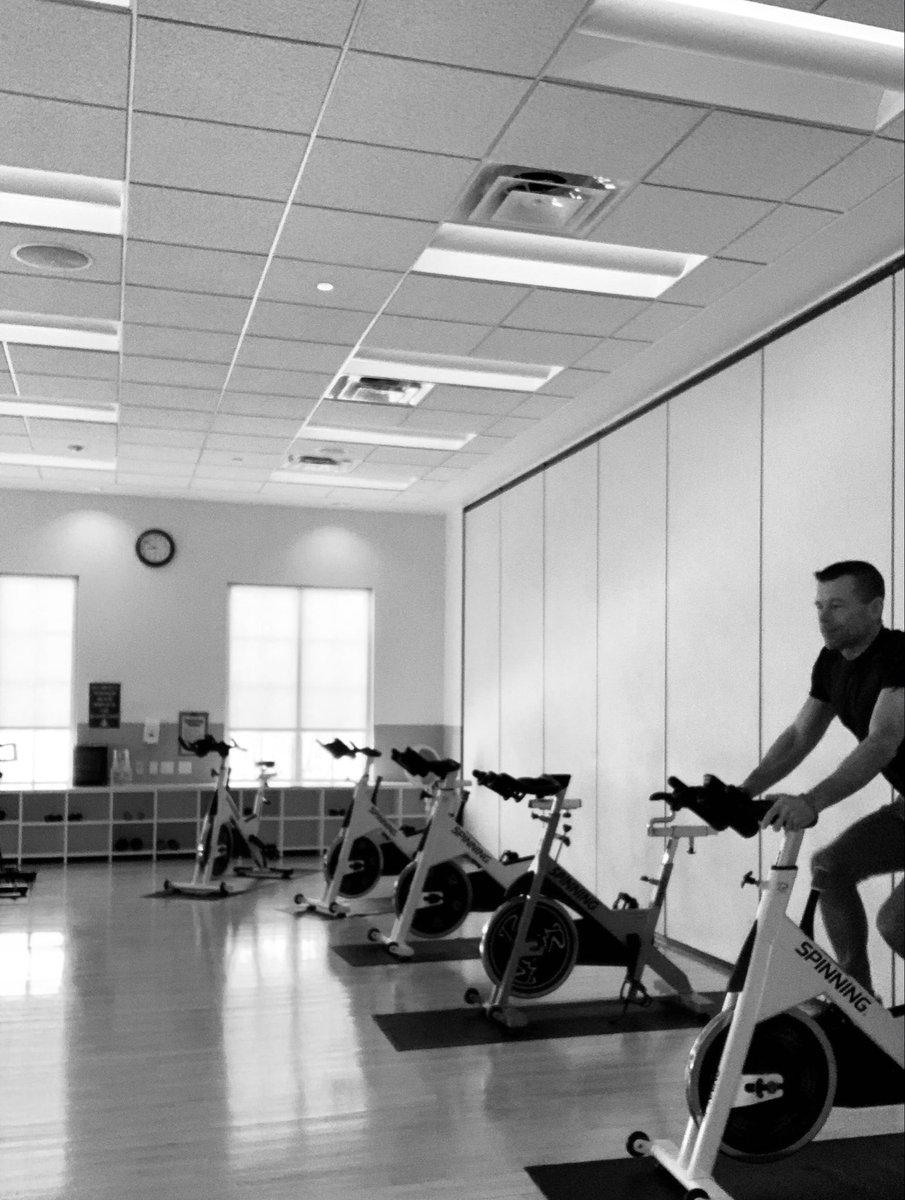 downisthenew_up's tweet image. Morning, y’all 💙 
🏋🏼🚴 
Happy Saturday—
Had the spin room all to myself :) And now I’m feelin rejuvenated. 

Hi JW— welcome aboard 👊🏼 

#MentalHealthMatters 
#CompassionOverJudgment