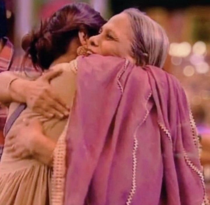 Fatimatwts's tweet photo. Happiest bday to the strongest mom🥺♥️🧿. May Allah bless you. Lysm♥️. My all prayers are with you♥️ #HappyBirthdayRitaMaa #RitaMaa https://t.co/tKq84gGQfS