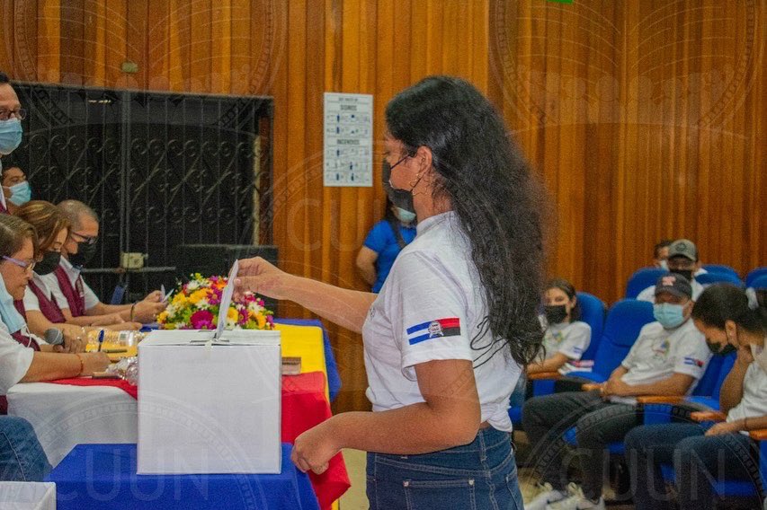 como una fiesta cívica se vivieron las elecciones de las nuevas autoridades de la Facultad de Ciencias Económicas y Empresariales.

#CUUN1914