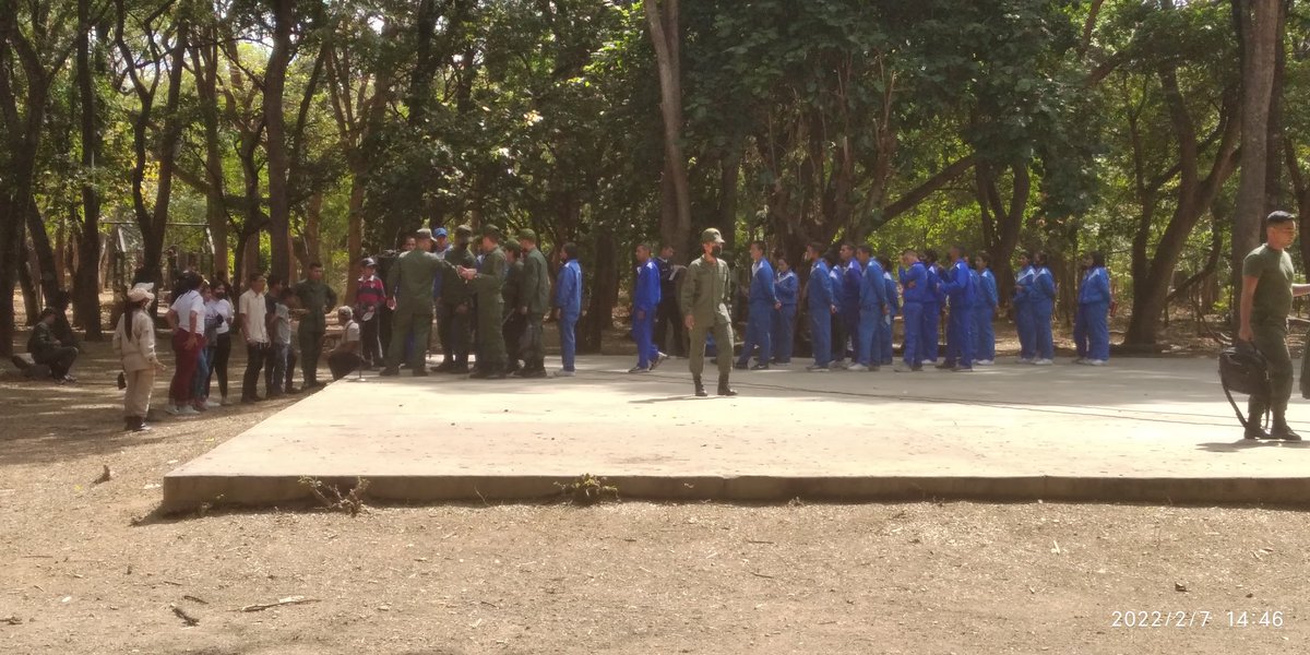 MYovao120's tweet photo. Activados los  estudiantes  en el ensayo de la escenificación de la batalla de la victoria en las instalaciones del parque los libertadores junto a la Academia Militar .
@NicolasMaduro @_LaAvanzadora @_NancyOrtuno_ @leoalvacabrera @ZE_Aragua @juancarlospsuv https://t.co/dQLToogHdw