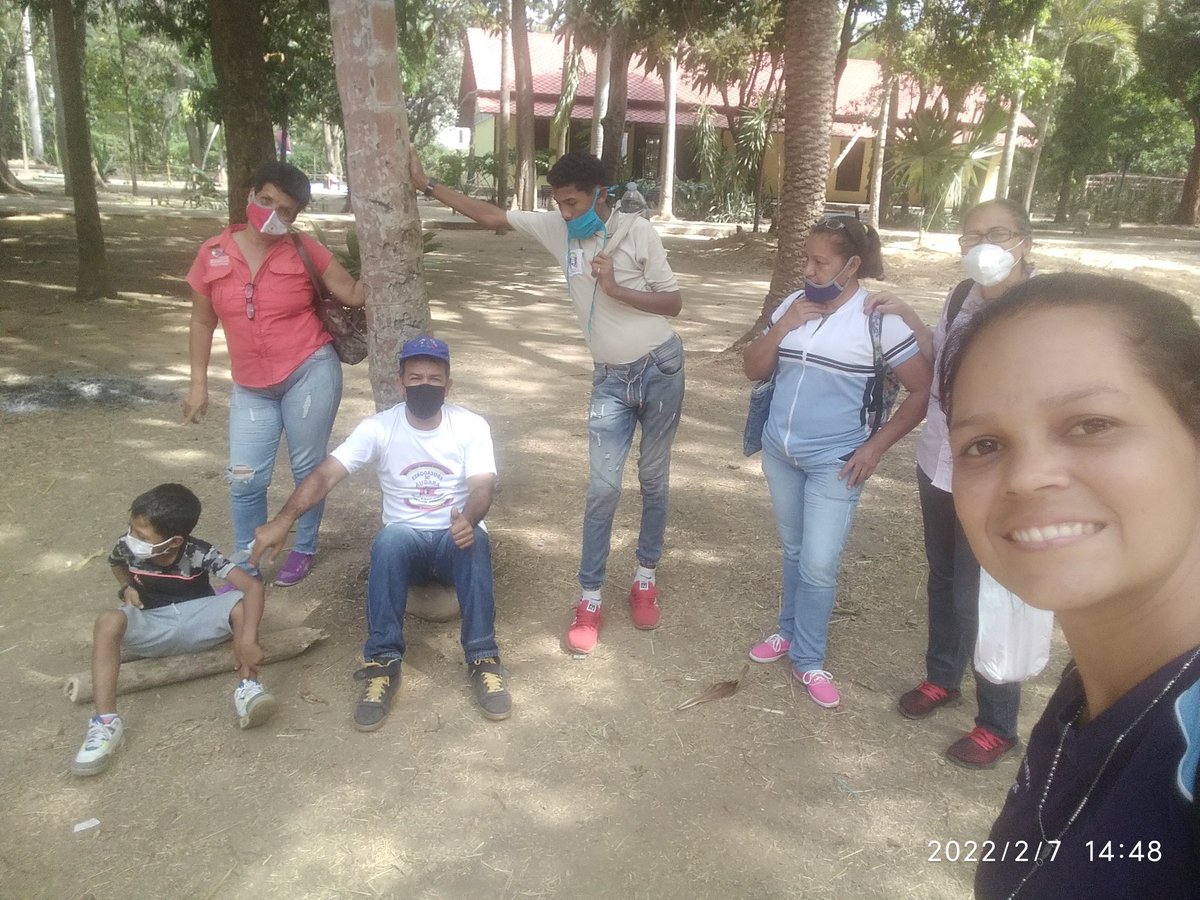 MYovao120's tweet photo. Activados los  estudiantes  en el ensayo de la escenificación de la batalla de la victoria en las instalaciones del parque los libertadores junto a la Academia Militar .
@NicolasMaduro @_LaAvanzadora @_NancyOrtuno_ @leoalvacabrera @ZE_Aragua @juancarlospsuv https://t.co/dQLToogHdw