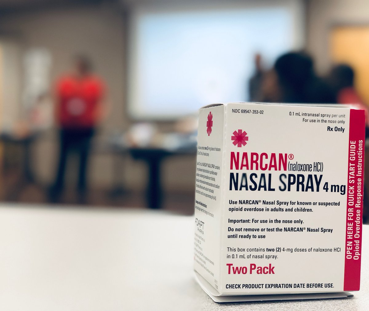 LFCHD's tweet photo. In January, we had 1,499 visits to our #needleexchange program, including 60 1st-time participants, as we fight the spread of #hepatitisC and #HIV! We collected 64,547 used needles for proper disposal and provided 326 free naloxone kits.
#harmreduction #locallex #help
1/4 https://t.co/lAnTsrfvnR