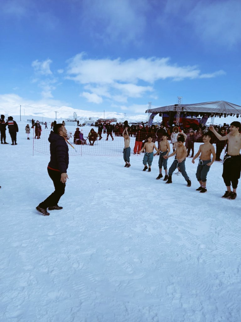 veysi_duman's tweet photo. Hakkari kayak merkezinde düzenlenen 4. Kar festivalinde minik pehlivanlarimizdan  güzel bir gösteri müsabakası düzenlendi sporcularımızi ve antrenörlerimizi tebrik eder organizasyonda emeği geçen herkese teşekkür ederiz. @kasapoglu @hamzayerlikaya @sereferoglu46 @Recep_celik3024 https://t.co/aKhgc0xh2q
