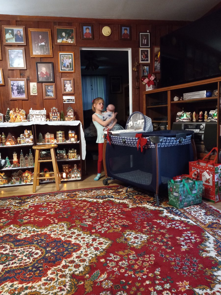 ruby_christy's tweet image. Being a teen mom was not easy the father was never and still is not in the picture she will be 9 in Sep only meet him once. In the beginning all I got from him was we get thro it together. Well time came I end up getting not my child never there no support no nothing.