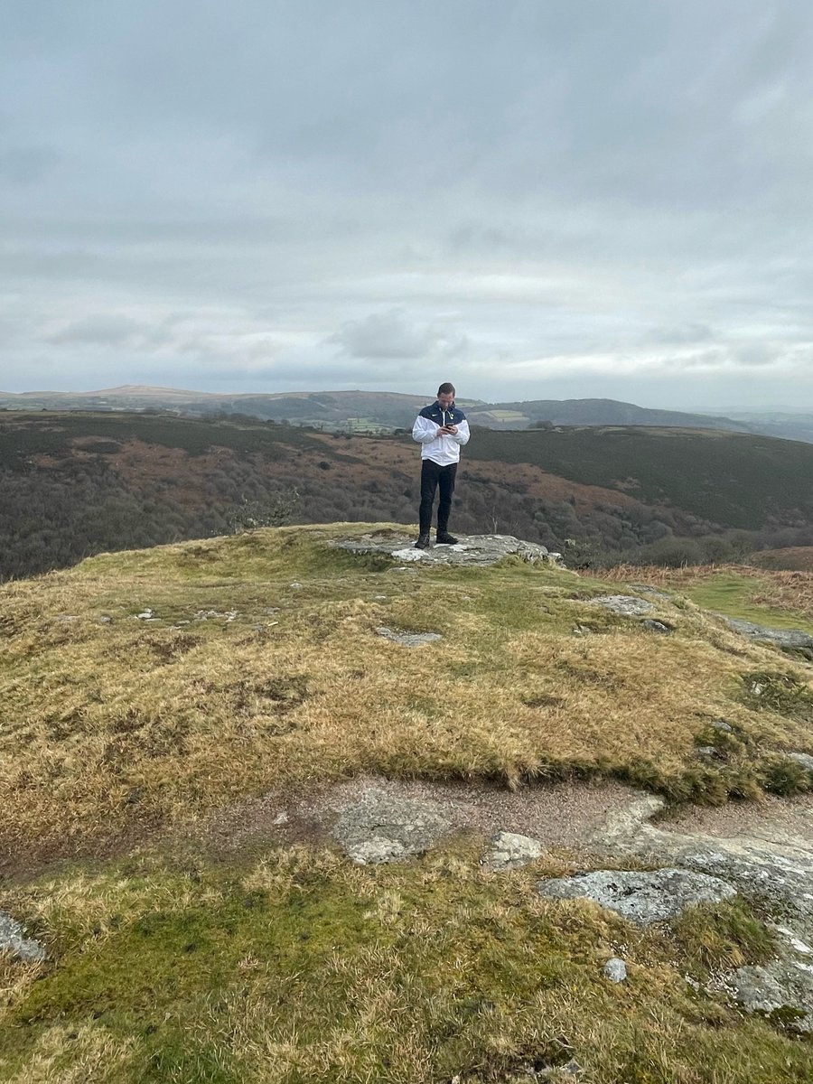 Martynrc's tweet photo. @AndyClarke77 on the top of the world! #Benchtor #Dartmoor https://t.co/Wr3e3EGqI5