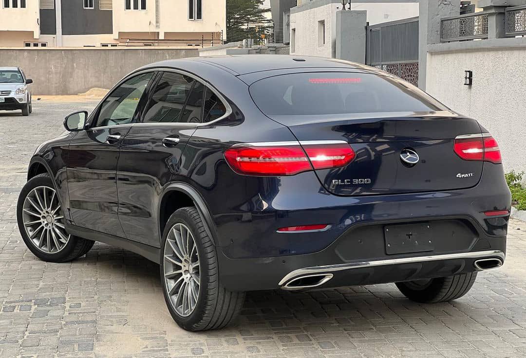 🔥 *Manufacturerc:* Mercedes Benz 
       *Model* GLC300 4matic full option HUD display 
      *Year:* 2017 
      *Mileage:* 
      *Status* Foriegn used 
     *Colours* Blue on cream interior 
      *Location:* lekki 
       *Price*   30m (Slightly negotiable)