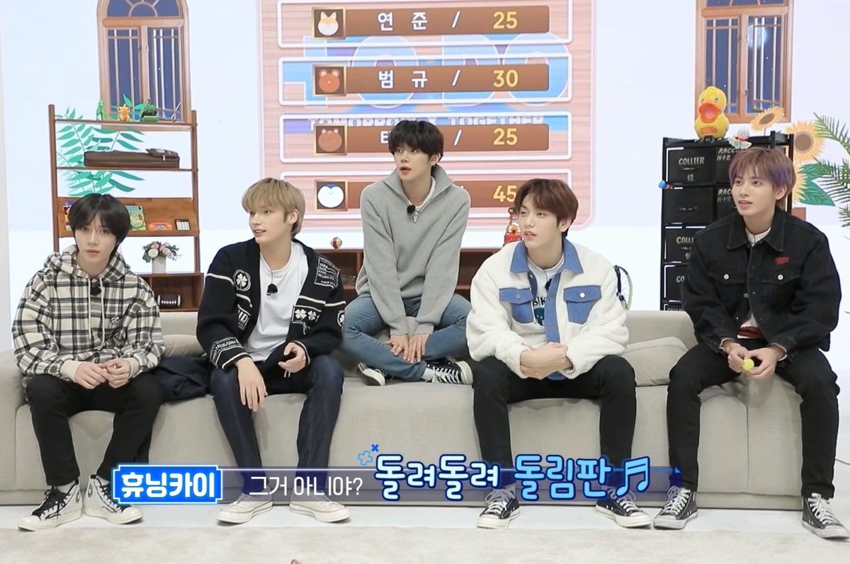 txt_yjqtie's tweet photo. What non-moa                    what txt
think of them          Vs        really are https://t.co/VitwwQ9Ejh
