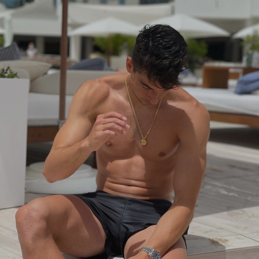 amerihcano's tweet image. he's bidding his warm greeting for precious hoomans, he has been isolated for far too long and now he is attempting to socializing and finding a new friendship. hopefully, everyone will accept this offer and leave a trace. retweet will be much appreciated!