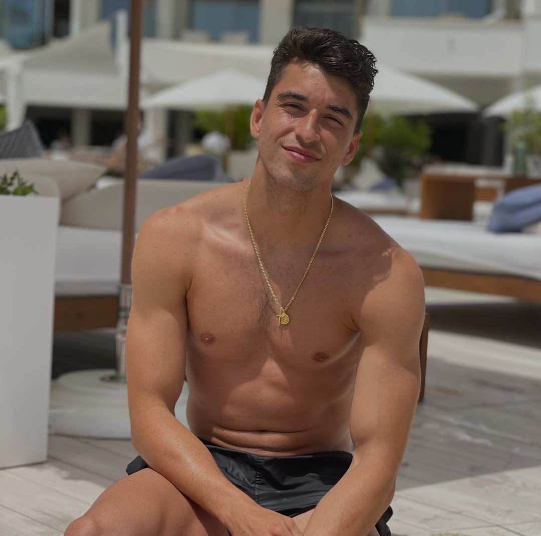 amerihcano's tweet image. he's bidding his warm greeting for precious hoomans, he has been isolated for far too long and now he is attempting to socializing and finding a new friendship. hopefully, everyone will accept this offer and leave a trace. retweet will be much appreciated!