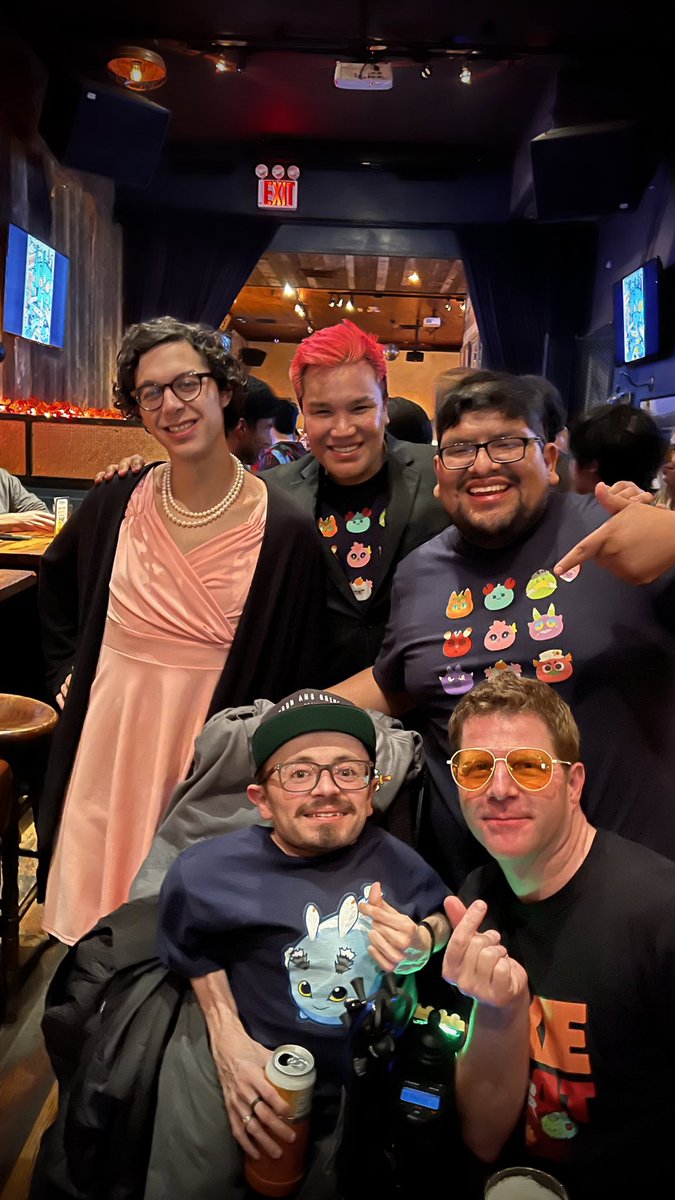 About 3 months ago I had the pleasure to meet @AxieLima and I knew he had so much positivity in his future. Today is a testament to this feeling. Congratulations, brother! 💚🤝