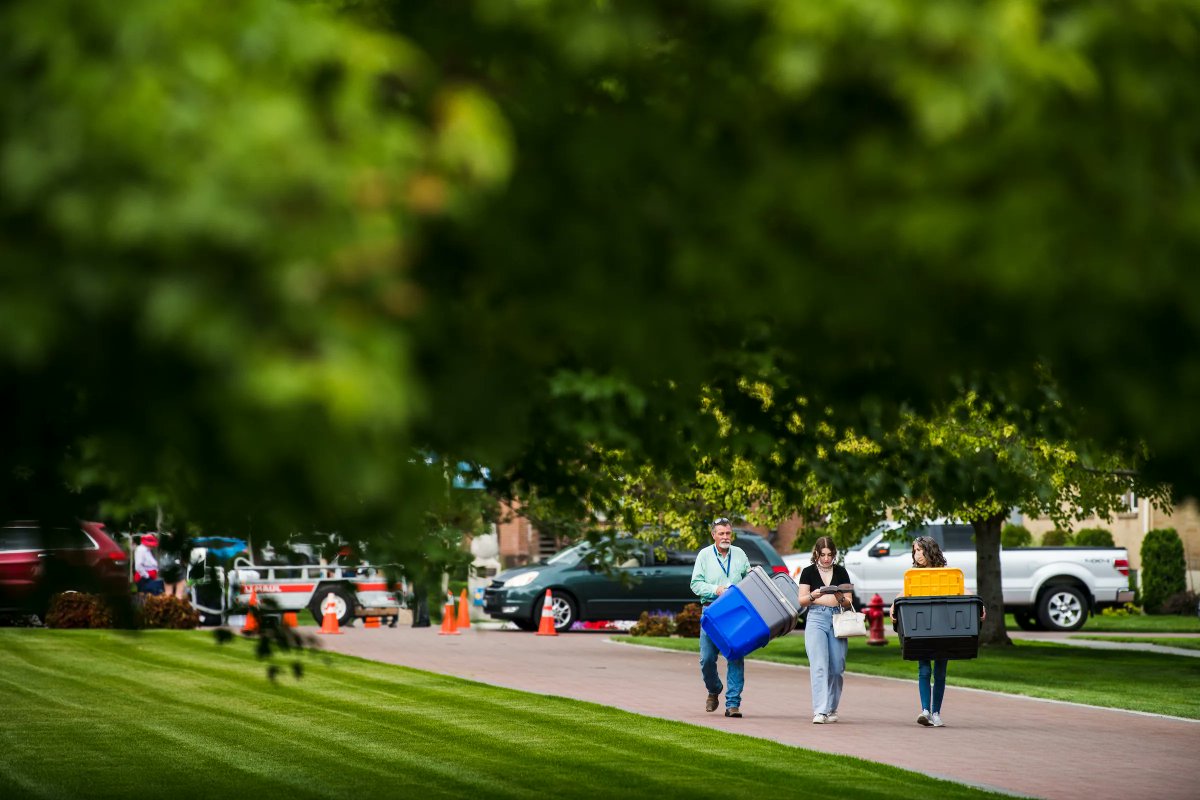 ZagFirstYear's tweet image. T-200 Days Until Orientation Weekend! Our office cannot wait to see all of our New Zag Faces on campus. Be on the look out for our orientation leader applications opening this semester. You will not want to miss out on this. #GoZags #ZagUp #BeAZag #ZagOn #BeAZag