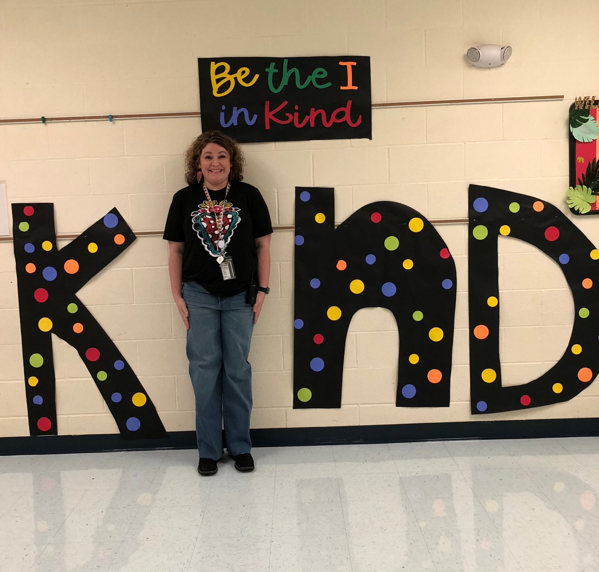 HHeightsFWISD's tweet photo. Mrs Selby wants to remind our students that they have the ability to be Kind! “Be the I in Kind” #Kindnessweek #nscw @FortWorthISD  #kindnessmatters https://t.co/W6Gd7KEMXR