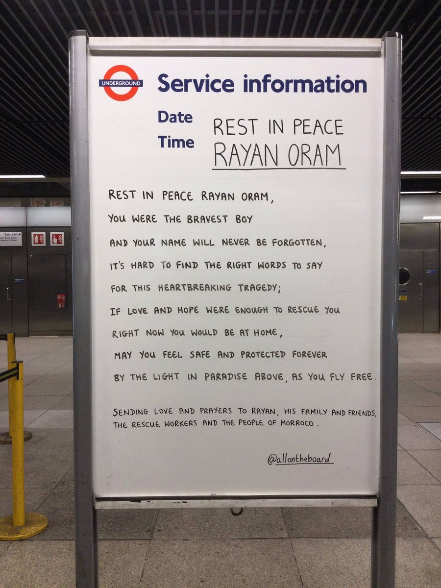 UKSimonMartin's tweet photo. Comment cette triste histoire a touché le cœur du monde…. How the caring employees of the London Underground showed their respect for #Rayan https://t.co/UjrtGgWbZt