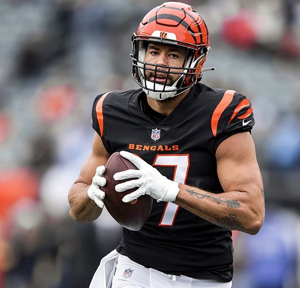 Cincinnati 💔 (@cincyproblems) on Twitter photo BREAKING: #Bengals TE C.J. Uzomah (knee) says he will play in the #SuperBowl.
"I'm not missing the biggest game of my life" 💪 BREAKING: #Bengals TE C.J. Uzomah (knee) says he will play in the #SuperBowl.
"I'm not missing the biggest game of my life" 💪