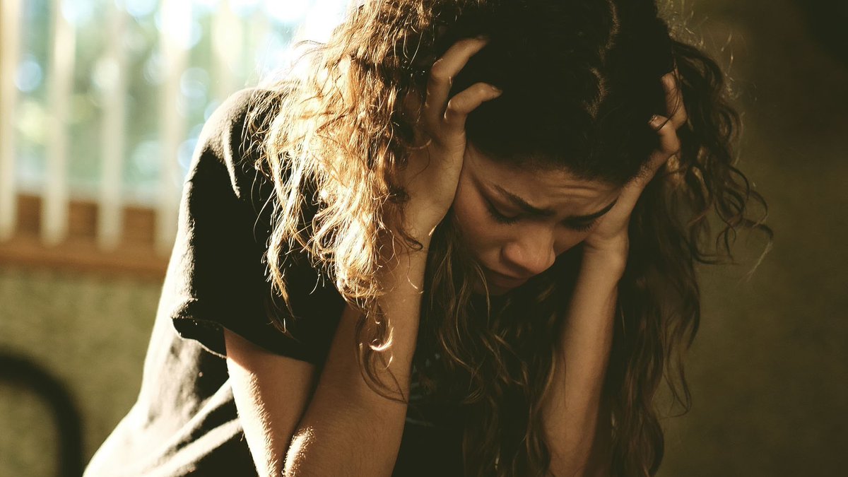 dayapeters's tweet photo. hand zendaya all the awards for euphoria episode 5 immediately https://t.co/gKmEThF8Dz