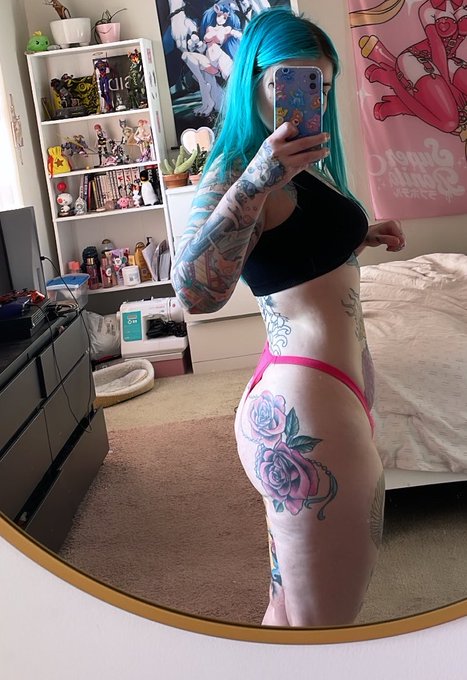 Im going to do 5 more days of the shred challenge but here&rsquo;s my 2 week before and after using Chloe Ting&rsquo;s