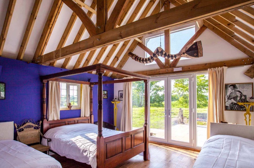 TheHolidayCots's tweet photo. House on the Brooks has a special offer running for ❤️ Valentines weekend. Framed by the South Downs this is the perfect romantic break. 
🛌Sleeps 1-18
https://t.co/i7s2wqFTBj
#Hardham #WestSussex #SelfCatering #Romantic #SpecialOffer #Idyllic #SouthDowns #Quality https://t.co/aXqykhmTaQ