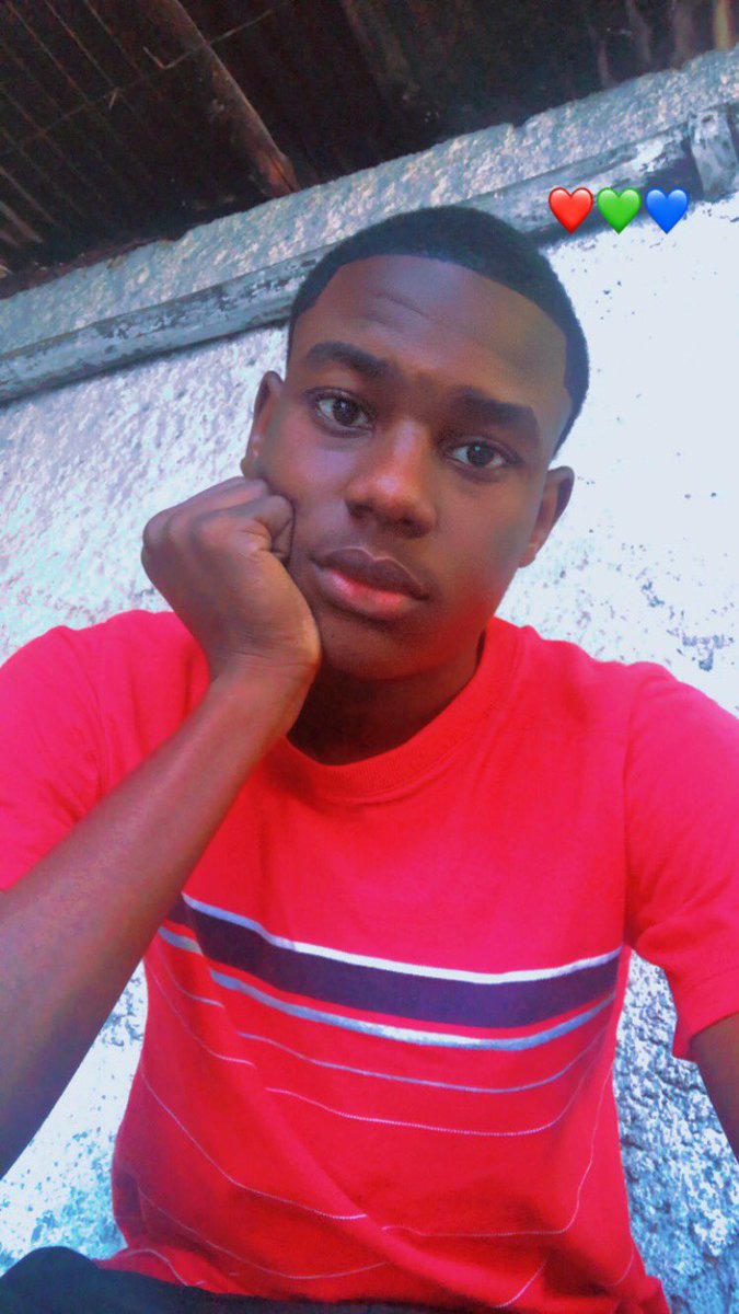 abdoul_vilson's tweet photo. Maten an u leve mennaj u vinn wèw ,men li gen règ li ,pa fèl ale siw pat ko benyen fèl al benyen ,fèl met manje nn bouch ,pale avèl kouche met tèt u souli bal ti blag sèl santi lap viv ,u pa oblije fè sèx avèl chak jou #marozo https://t.co/3dq9F7TsEb