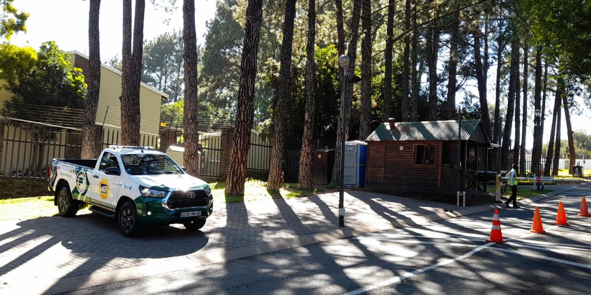 Fidelity_Secure's tweet photo. Bordeaux North and Mill Hill, we have you covered. Fidelity patrolling your neighbourhoods to ensure your safety. Always keeping an eye out for you. #WeAreFidelity #KeepingAnEye https://t.co/tBrInTQzuu