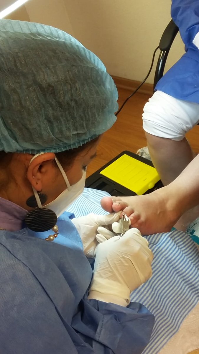 ItekInstituto's tweet photo. Práctica de la materia de Estética de pies y manos. 
Tecnología Superior en Estética Integral #educacion #bellezaysalud #esteticacorporal https://t.co/wKSvNPGsEC