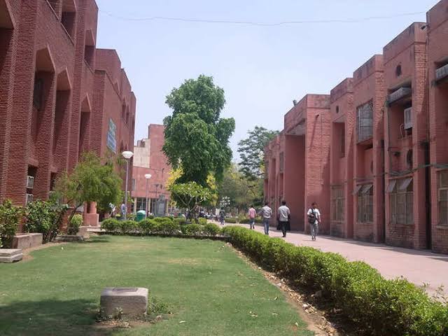 SIOJamia's tweet photo. How long will you escape from the reality?

Reality is most of us are vaccinated and corona cases r declining day by day ,its almost gone ..still the educational universities are closed and making Corona excuses.

#ReopenJMI https://t.co/VhF0I7KKHp