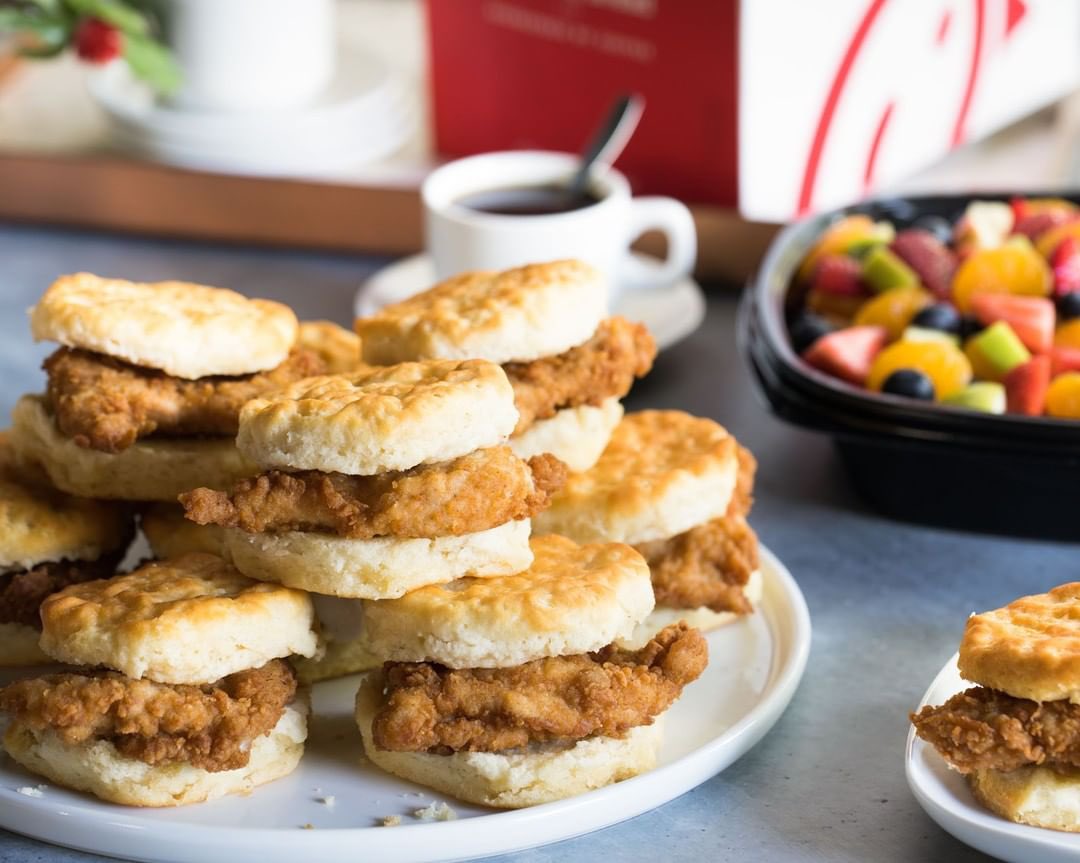 CFAHomewood's tweet photo. It’s Mobile Monday! Place a mobile order on your CFAOne rewards app today (2/7) and earn a FREE Chick-fil-A Chicken Biscuit! 😋

📍 One offer per account
📍 Please allow up to 72 hours for reward to appear in your app
📍 Only at Chick-fil-A Homewood

#CFAHomewood #CFAMobileMonday https://t.co/XAT4whCoO5