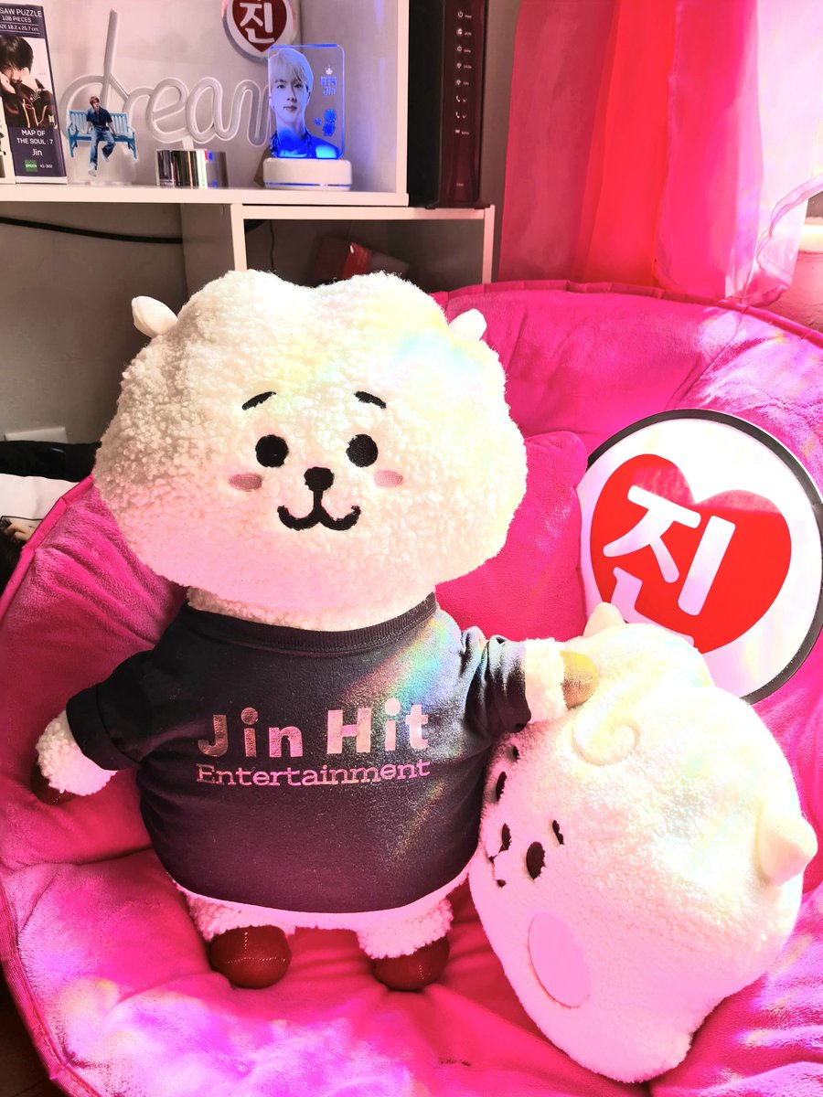 PriyaBabyAlpaca's tweet photo. #SuperTuna_Jin
is a global viral hit and
#Yours_Jin
is THE BEST OST created by #BTSJIN
STICK WITH BUTTER
Listen to #BTS_Butter by #BTS @BTS_twt
Song of the Year!
#RJdaily #RJsAdventures https://t.co/LCh7bqGUFJ