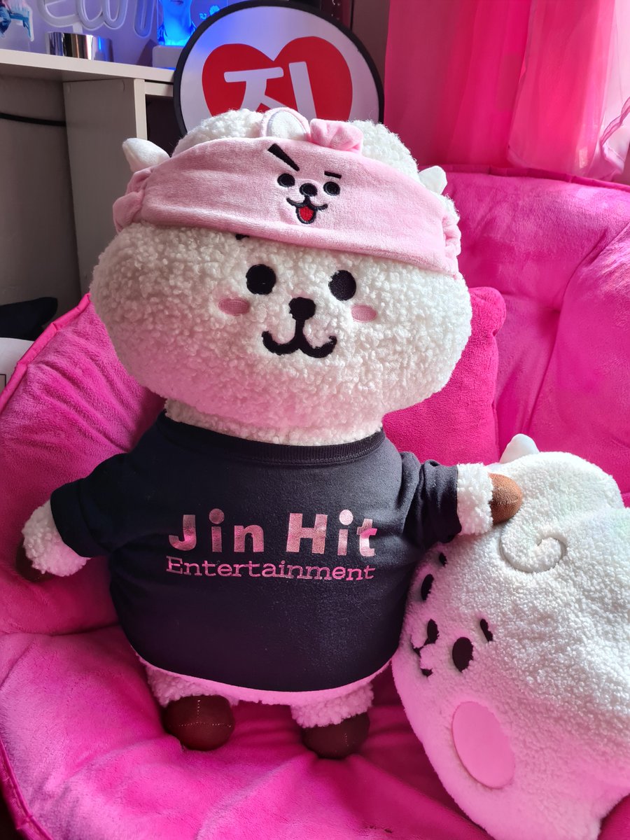 PriyaBabyAlpaca's tweet photo. #SuperTuna_Jin
is a global viral hit and
#Yours_Jin
is THE BEST OST created by #BTSJIN
STICK WITH BUTTER
Listen to #BTS_Butter by #BTS @BTS_twt
Song of the Year!
#RJdaily #RJsAdventures https://t.co/LCh7bqGUFJ