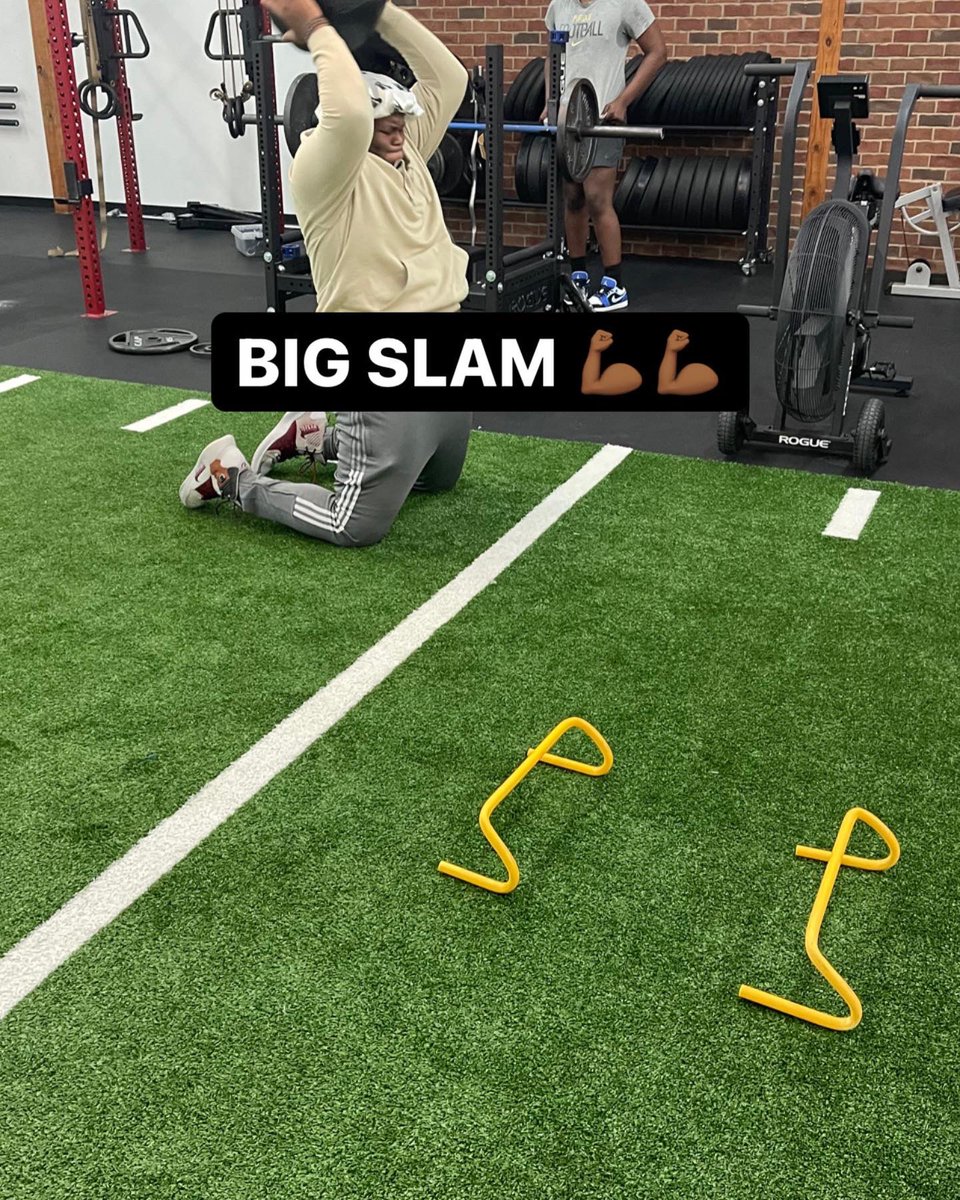 ArmedPHorce's tweet photo. The boys went to work today! 💪🏾

#BBAATHLETICS
#ONYXFITNESSACADEMY https://t.co/L2t1I8pp9E