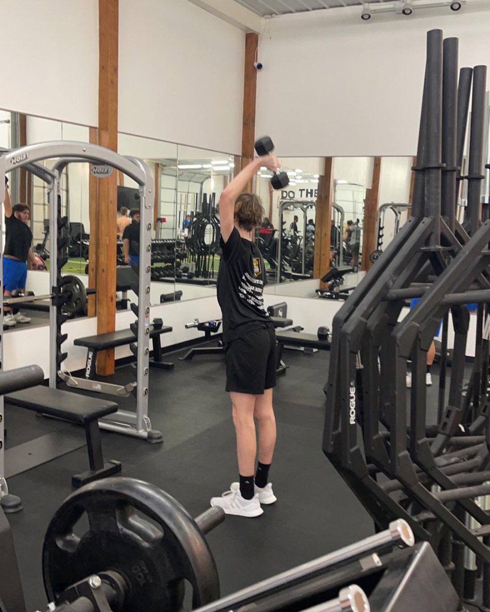 ArmedPHorce's tweet photo. The boys went to work today! 💪🏾

#BBAATHLETICS
#ONYXFITNESSACADEMY https://t.co/L2t1I8pp9E