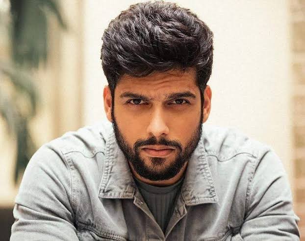 TamashaTelly's tweet photo. #SuperExclusive 
#telly_tamasha

#MehndiHaiRachneWaali actor #SaiKetanRao is almost confirmed to play lead in #ChikooKiMummyDurKei post leap opposite #SimranTomar. https://t.co/KuaJzHP366