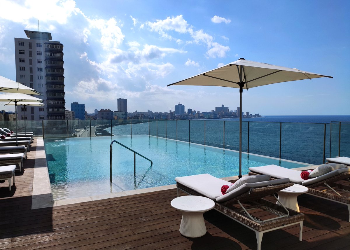 migueegued's tweet photo. Hotel #Sopaseodelprado excelente vista del malecón Habanero. https://t.co/l7xGdp0d3Y