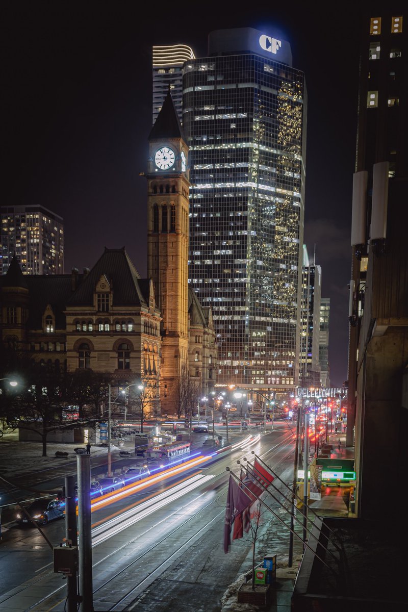 DntVldz's tweet photo. A Night on Queen
#oldcityhall #toronto #streetsoftoronto #blogto #queenstreet https://t.co/dQIQhABybq