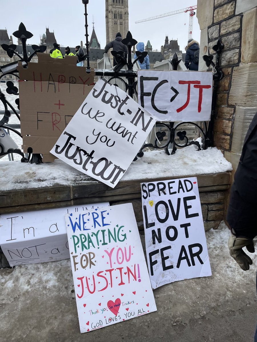 thepach7's tweet photo. Have you seen the protest with your own eyes or are you just listening to what the news says? I’ve been downtown 3 times and have seen only signs of kindness, peace and a collected sense of hope 🇨🇦❤️
#TruckersForFreedom2020 #TrudeauMustResign #FreedomConvoy2022 #GoHomeConvoy https://t.co/6aAwCMe7y3
