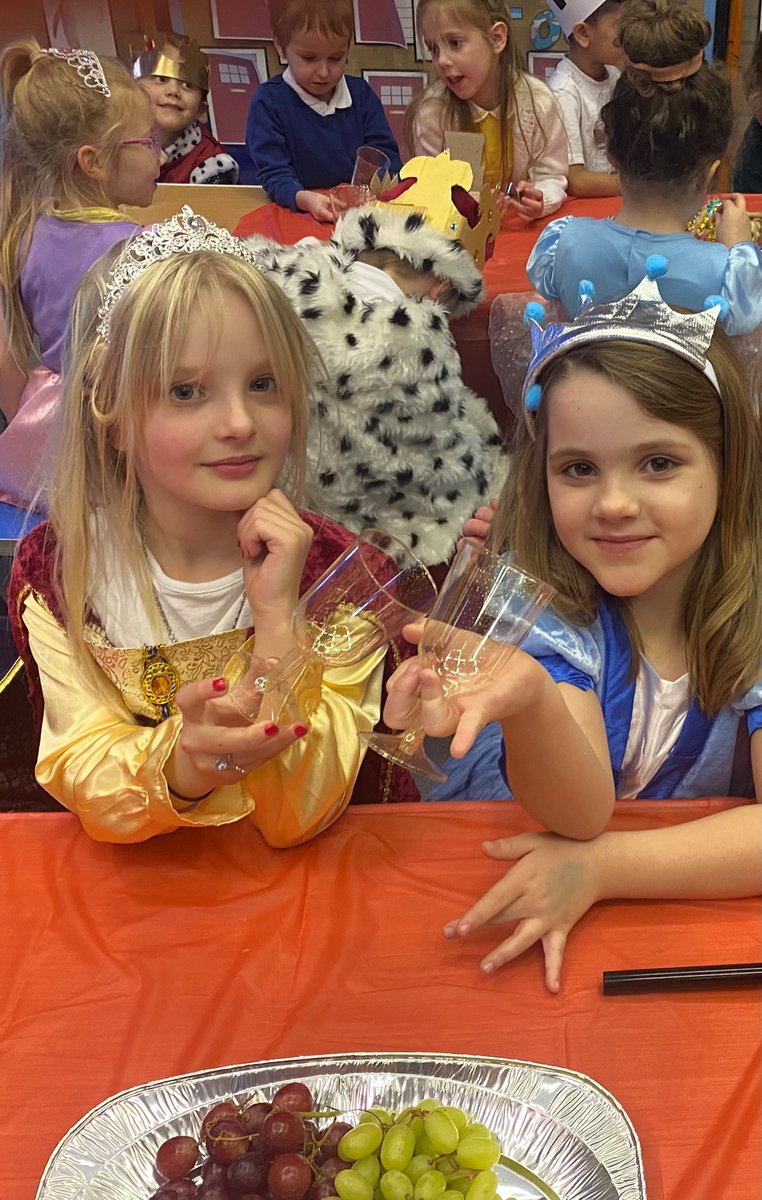 MFinfantschool's tweet photo. This afternoon, we’ve enjoyed a Royal banquet! We started the banquet by standing and singing the National Anthem then tucked into the feast! #MFdolphins #MFhistory https://t.co/0b6AmT2VvP