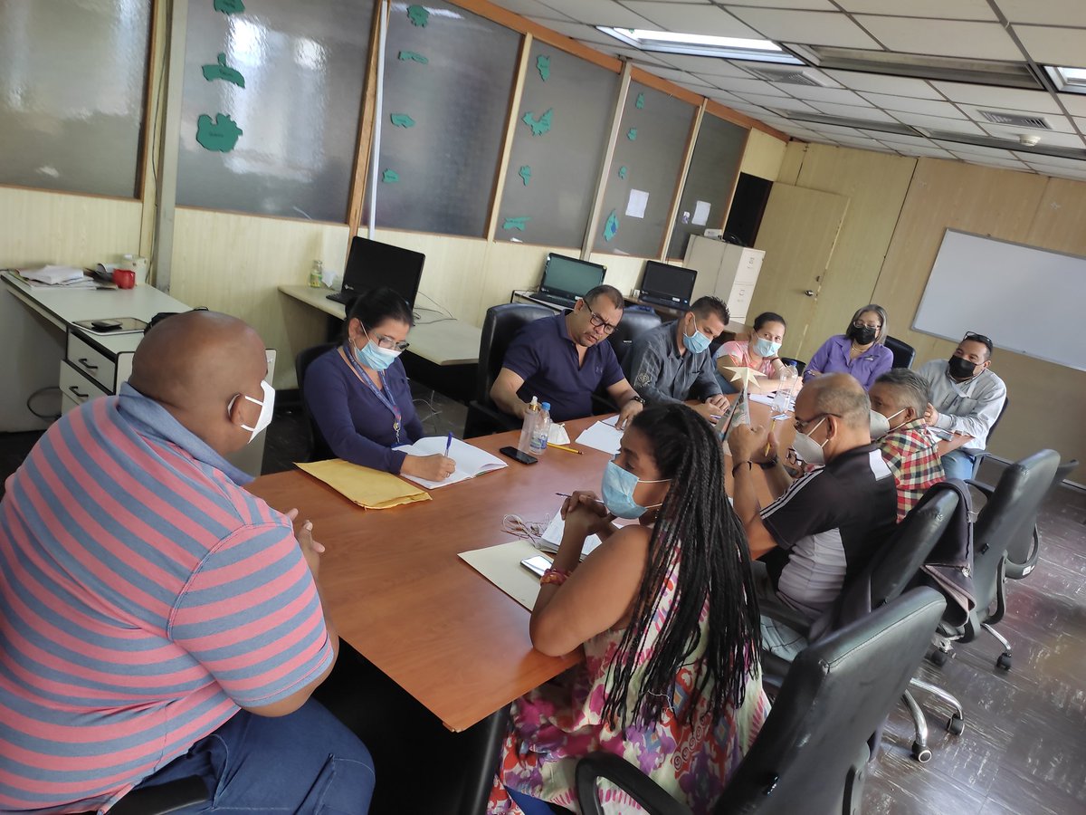 DGSEMPPE's tweet photo. #AlMomento Nuestro Director General de Supervisión y Evaluación del Sistema Educativo Reunión con el Equipo afinando Detalles Rumbo al Congreso .. @_LaAvanzadora @RosangelaOrozco @NicolasMaduro https://t.co/RVyIb0AJha